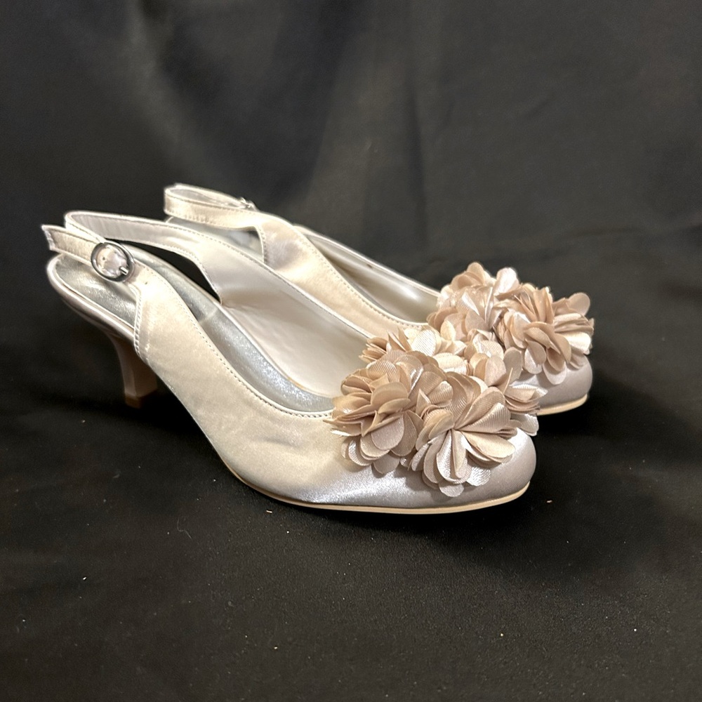 Elegant Ivory Slingback Heels with Floral Appliqué